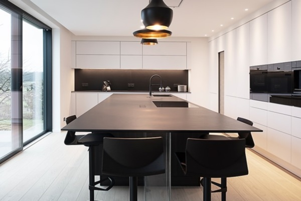 Du bâtiment à la micro architecture de précision